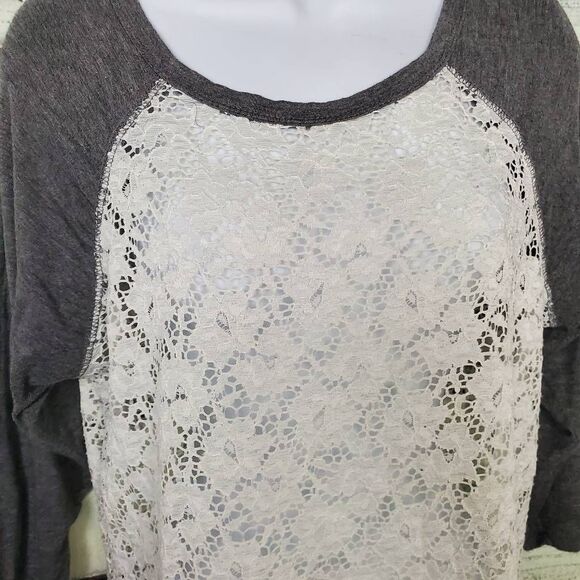 Maurices Women’s Gray White Lace Front Raglan 3/4 Sleeve Top Size 0x - Picture 2 of 7